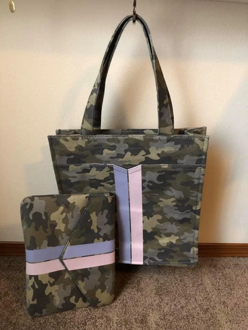 Stella & Dot Bellamy Clutch ♡Camo Envelope with Pink & Lavender Stripe♡ New